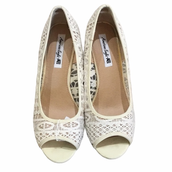 NWT AEO Stacked Heel Lace Peep Toe Wedges 9.5 - Picture 6 of 9